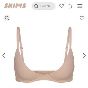 Skims Plunge fits everybody bra